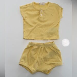 GAP Soft Yellow Baby Set